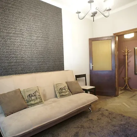 Barska Homestay *